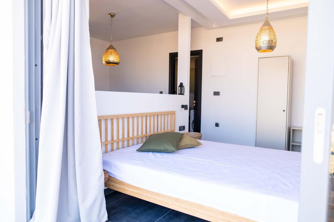 Apartment Front 2-3-4 *